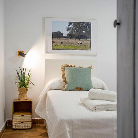 Apartamento Berrocala Caceres Bagian luar foto