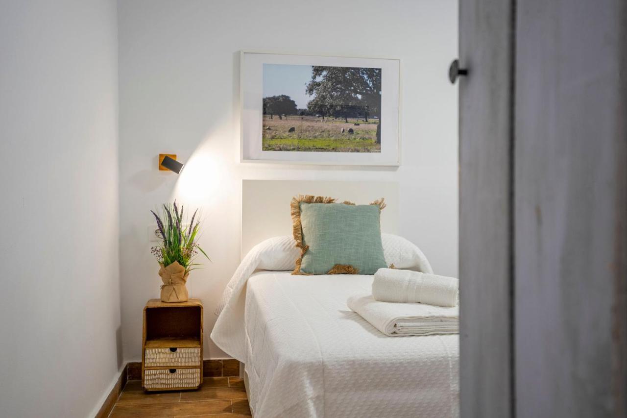 Apartamento Berrocala Caceres Bagian luar foto