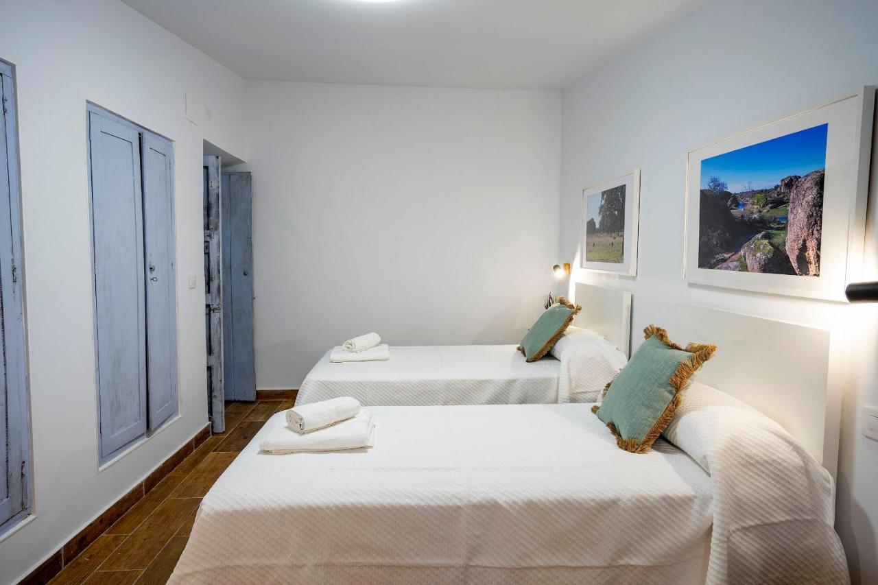 Apartamento Berrocala Caceres Bagian luar foto